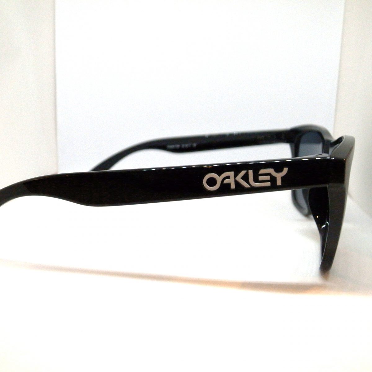 OAKLEY オークリー Frogskins フロッグスキン OO9245-75 | 三愛 ONLINE