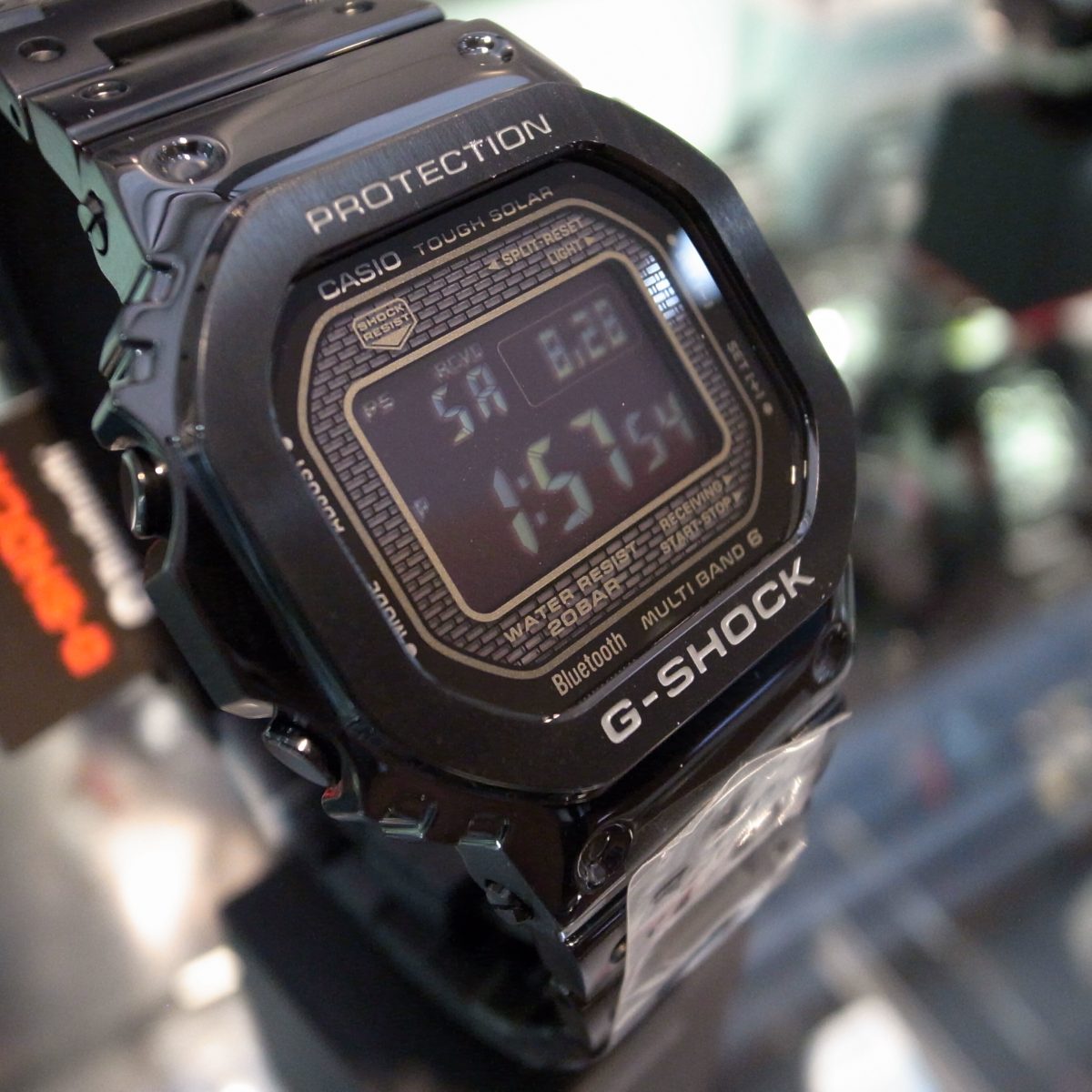 カシオの腕時計　G-SHOCK　GMW-B5000GD-1JF