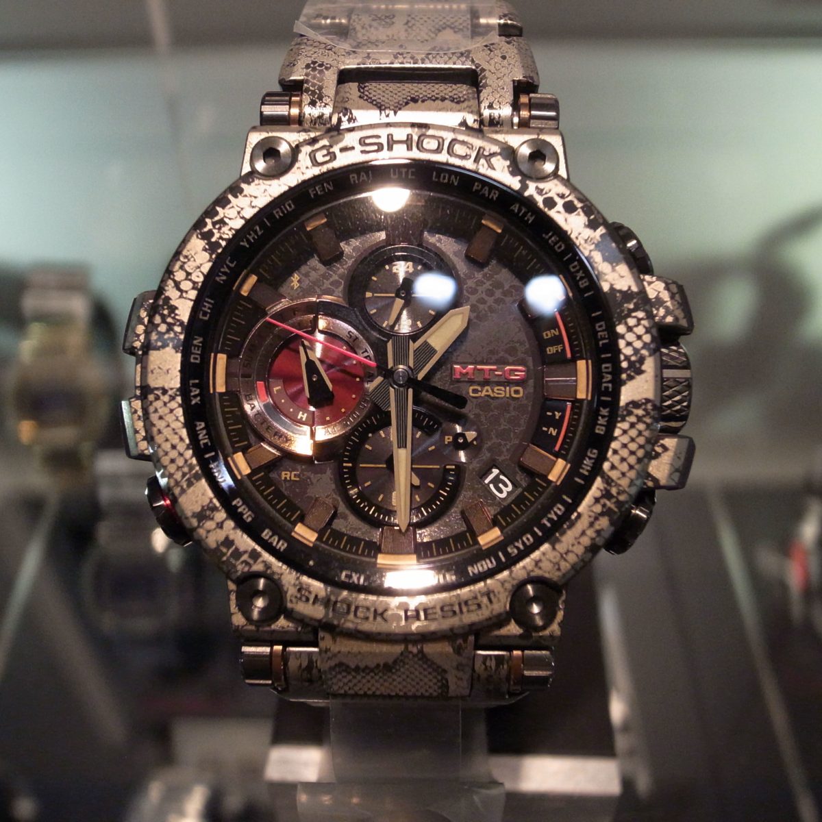 カシオ G-SHOCK MT-G WILDLIFE  MTG-B1000WLP